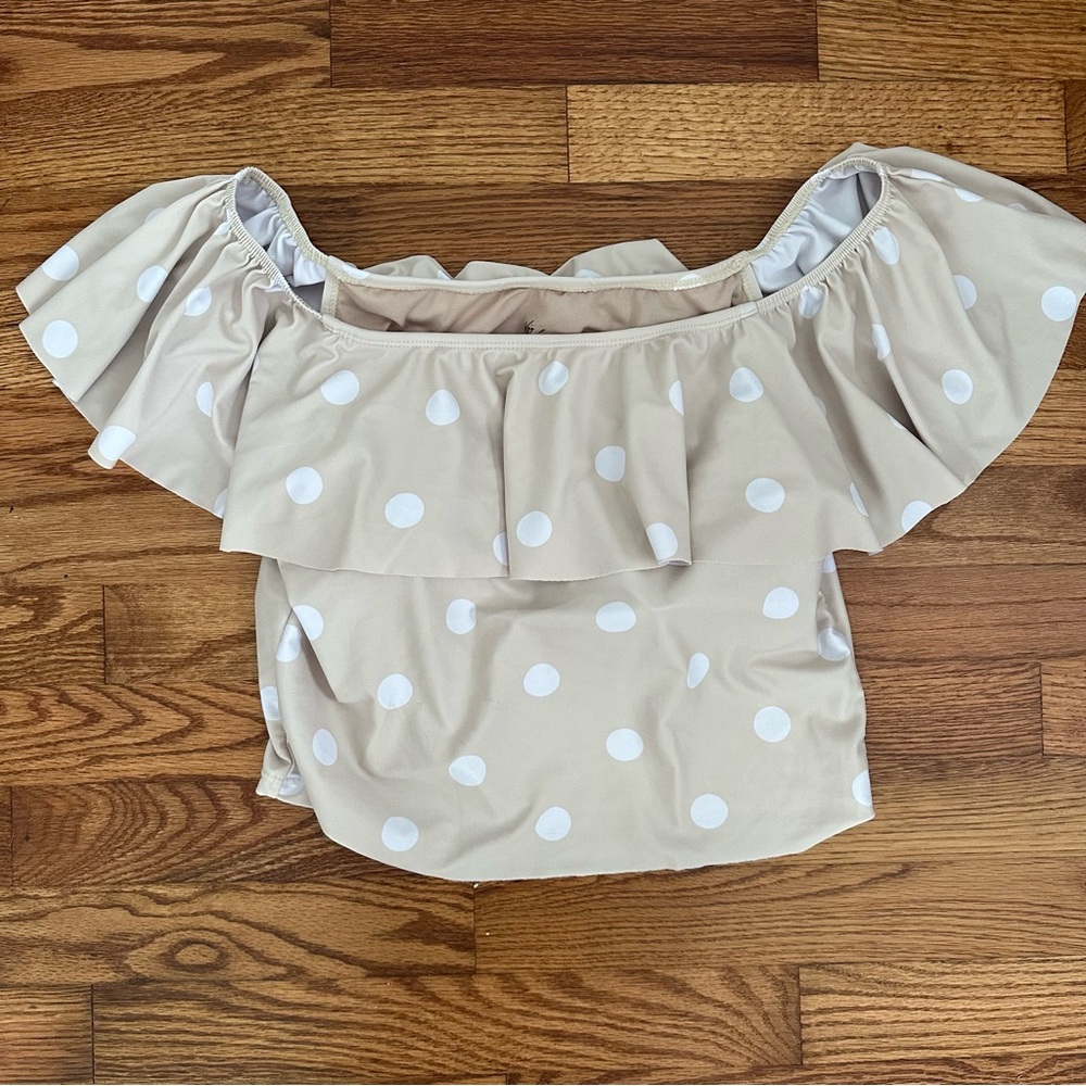 Kortni Jeane Tan Cream Ruffled Off-Shoulder Blouse